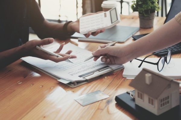 Wynajem bez ryzyka: Sprawdzone metody na weryfikację potencjalnego najemcy.